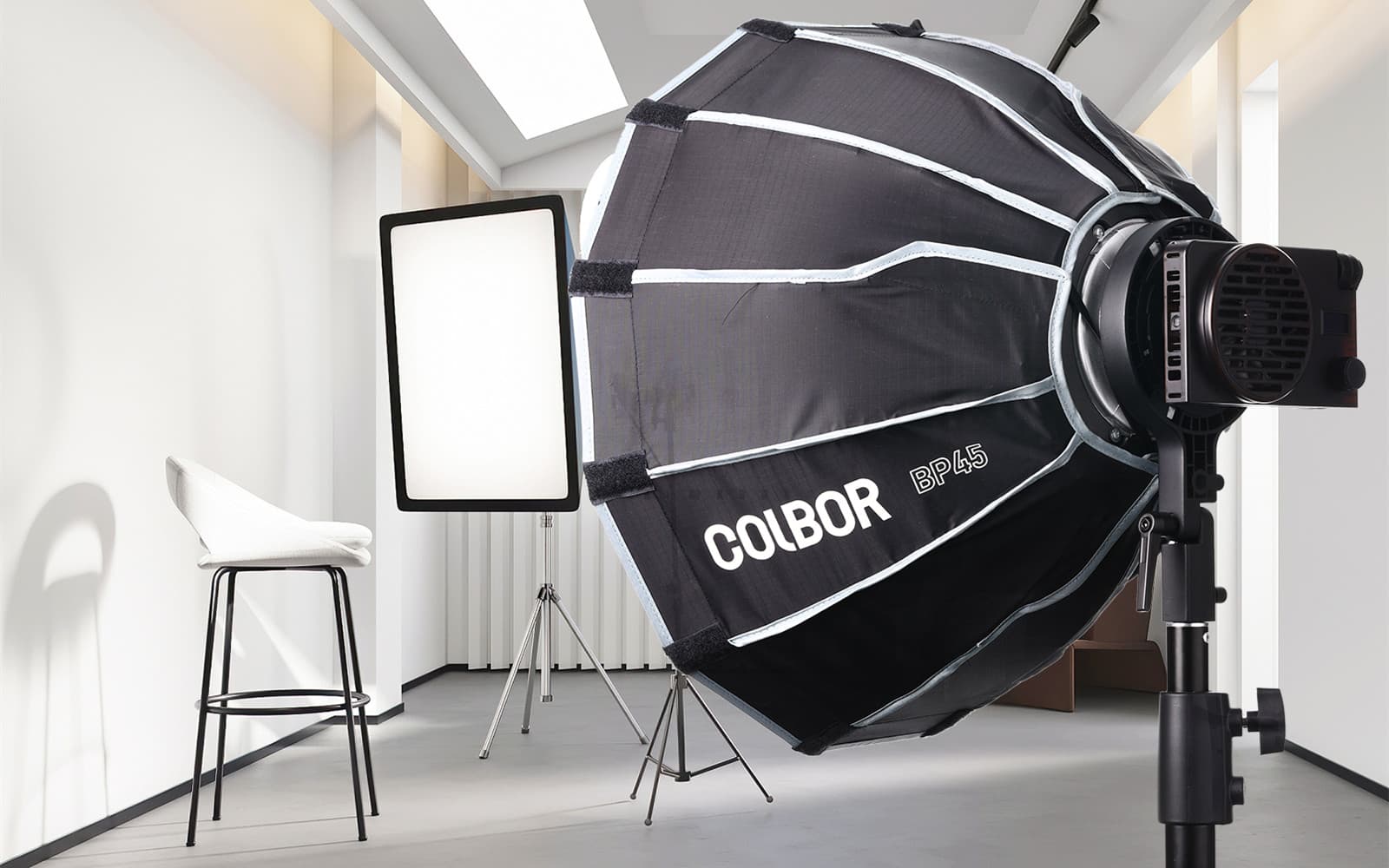 COLBOR MAR light mount adapter ring allows COLBOR wonder lights to receive Bowen-mount softbox.