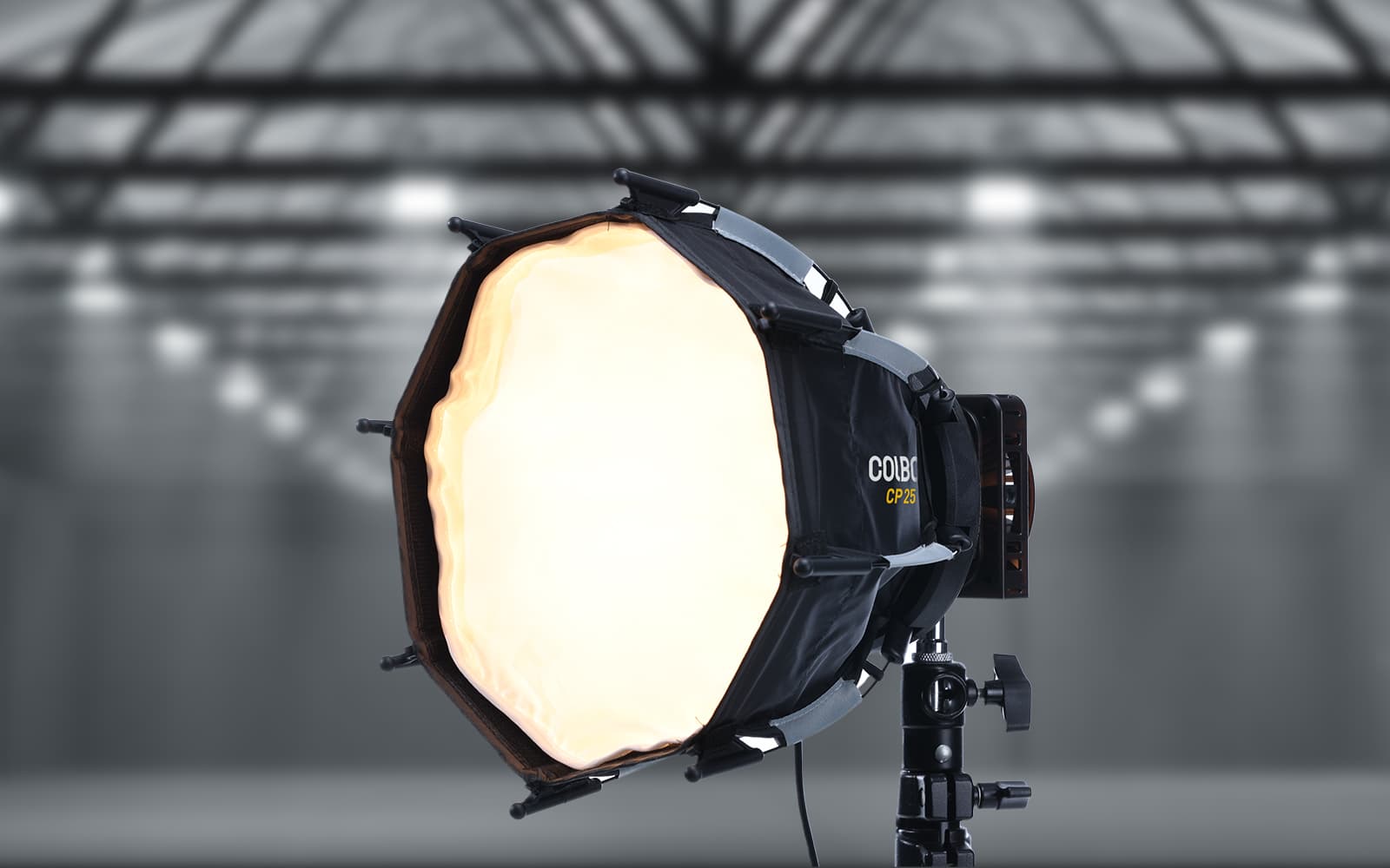 Use of COLBOR CP25 25cm Parabolic Softbox